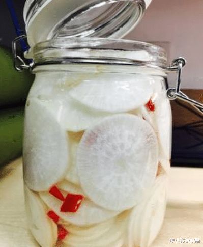 腌蘿卜片的秘訣 放它勝過(guò)糖醋，脆爽入味，一口停不下來(lái)