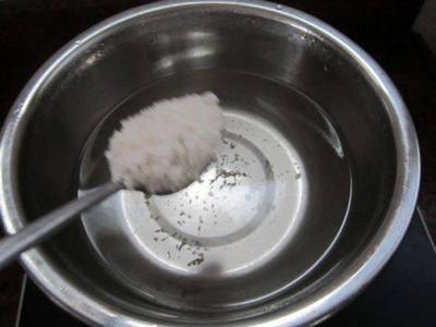 家常腌咸鴨蛋，簡單鹽與水，個個流油起沙，保存一年不壞